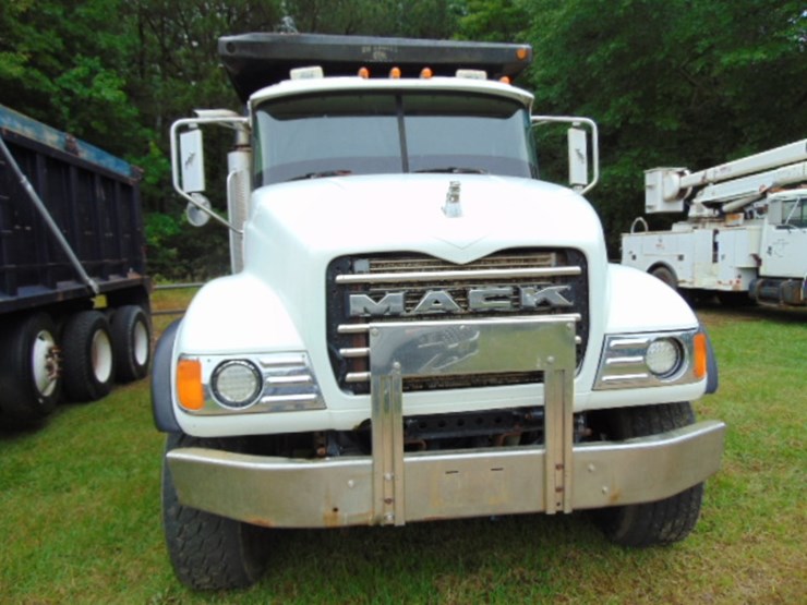 2004-mack-granite-cv713-image-3