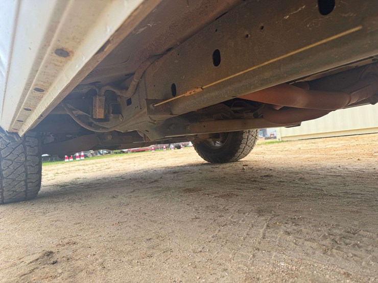 2019-ram-1500-classic-image-21