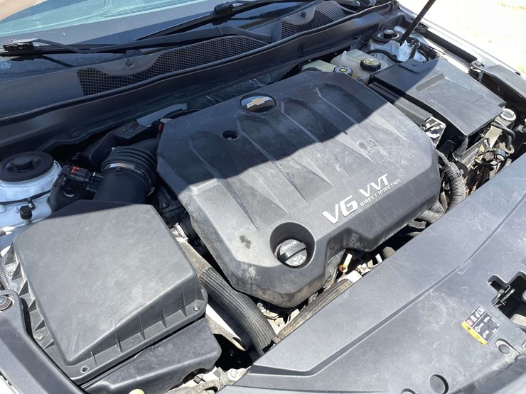 2017-chevrolet-impala-4-door-sedan-(180,759-miles)-image-8