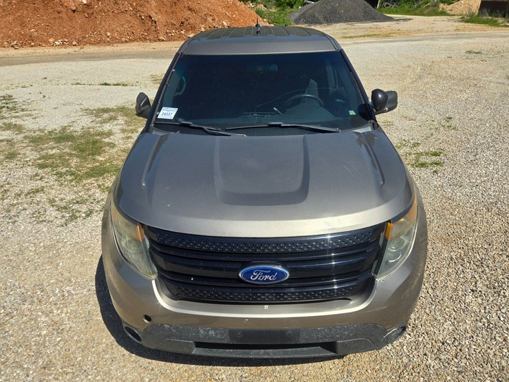 2015-ford-explorer-image-19