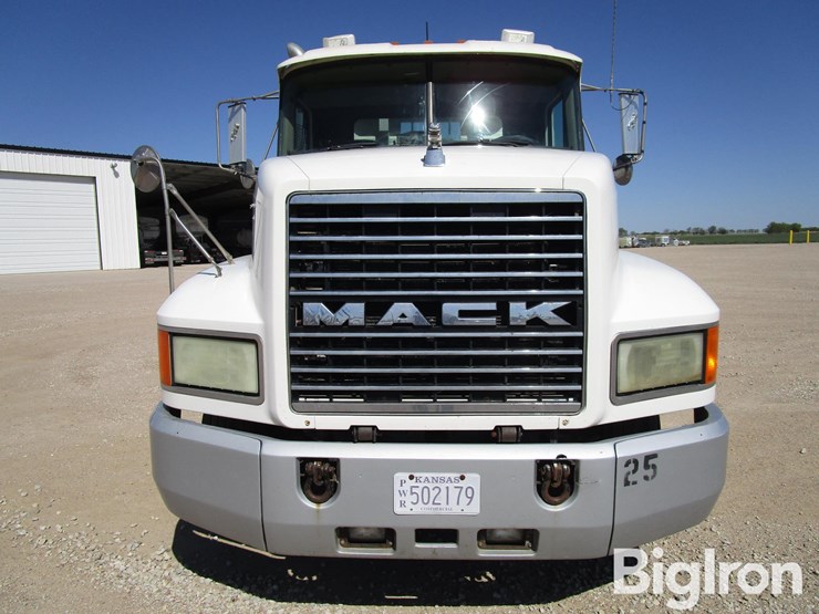 2003-mack-ch613-image-16