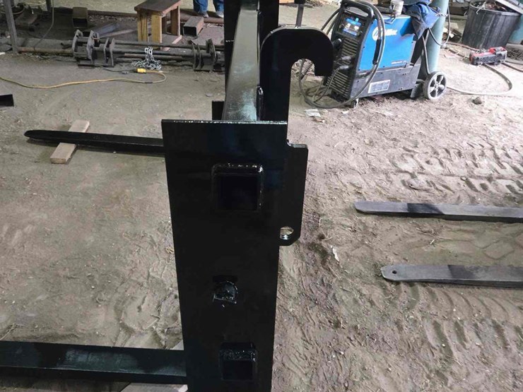 m&j-volvo-mount-pallet-forks-image-4