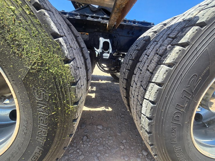 2023-kenworth-w900-image-85
