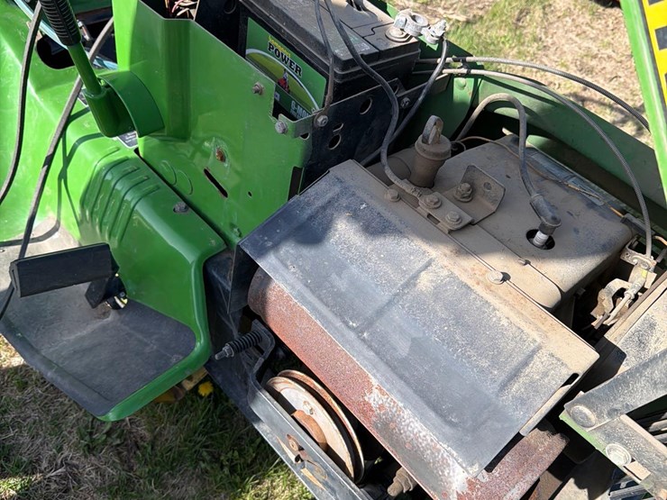 john-deere-212-image-7