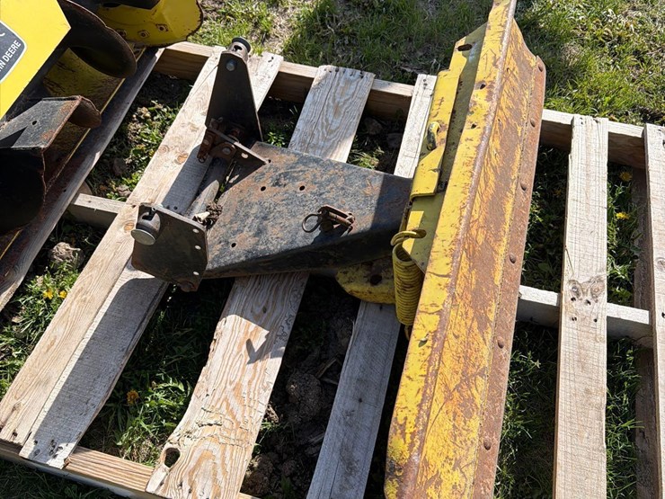 john-deere-212-image-23