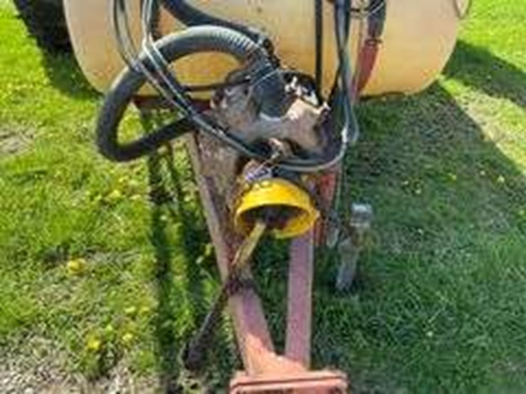 hardi-1000navigator-pull-type-sprayer,-1000-gal.-image-7