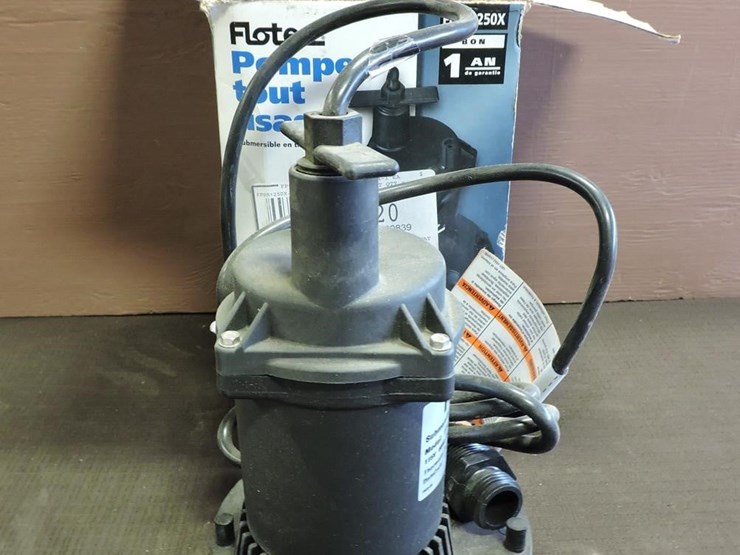 flotec,-1/6-horsepower-sump-pump,-working-image-1