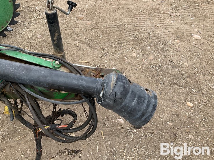 john-deere-566-image-18
