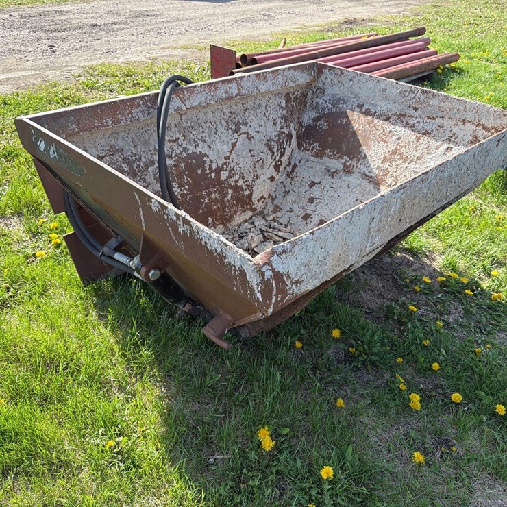 Skidloader Quick Tach Cement Bucket