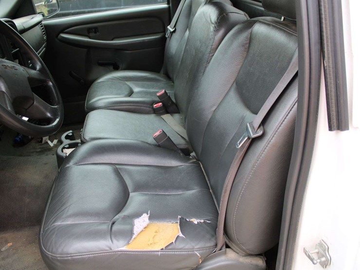 2005-gmc-sierra-1gtec14xx5z319693-mileage:-unknown-image-12