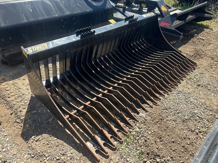 #3901-•-stinger-approx-78"-skid-steer-rock-bucket-attachment-image-1