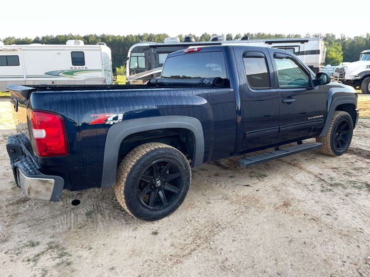 2009-chevrolet-silverado-1500-image-3