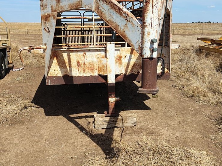 1995-gooseneck-6'8"x24'-livestock-trailer-image-16