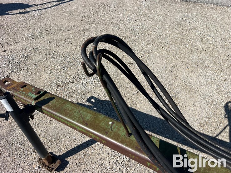 john-deere-220-image-13