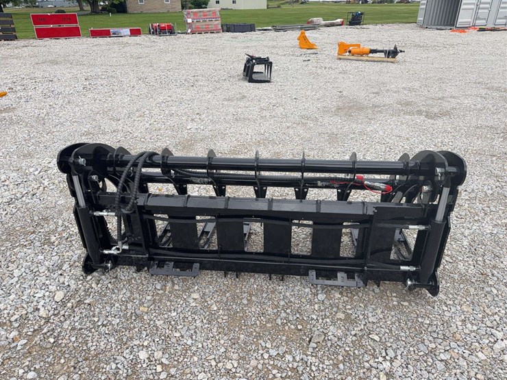 2026-giyi-72"-skid-steer-grapple-image-5