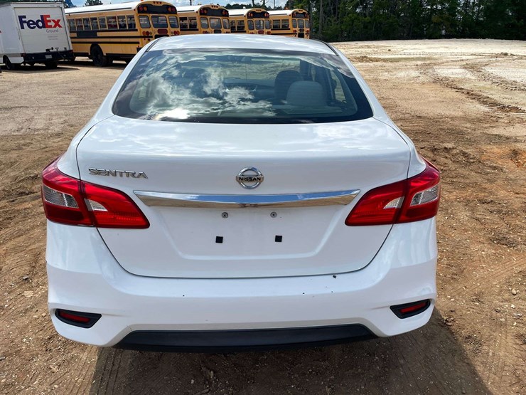 2017-nissan-sentra-4-door-sedan-(130,684-miles)-image-6
