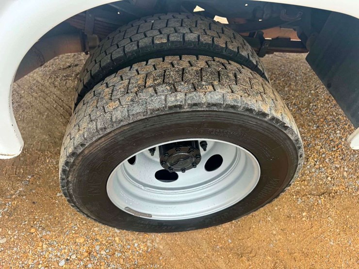 2017-ford-f550-sd-image-24