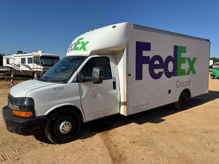 2014-chevrolet-express-3500-image-1