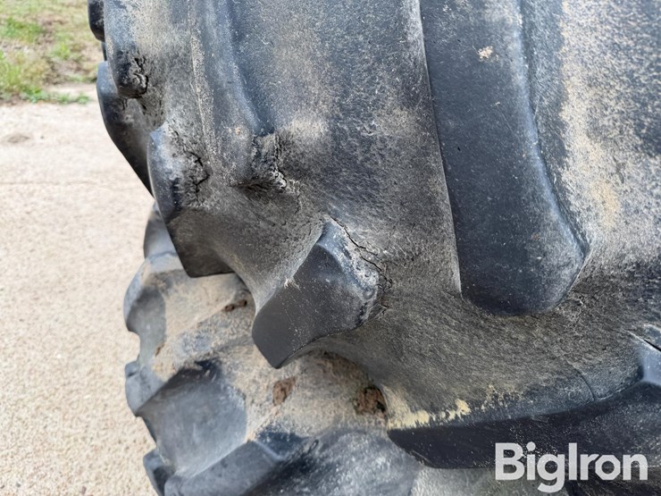 24.5-32-tires-&-rims-image-16