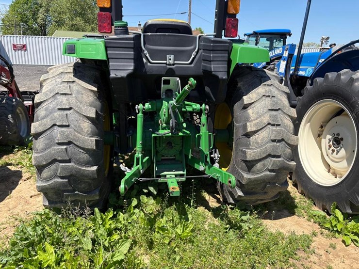 2019-john-deere-4044m-image-12