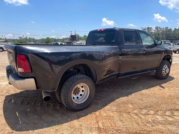 2012-dodge-ram-3500-image-3