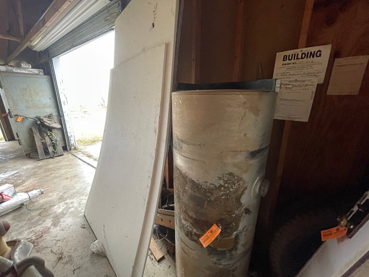 #7079-•-corner-contents-image-1