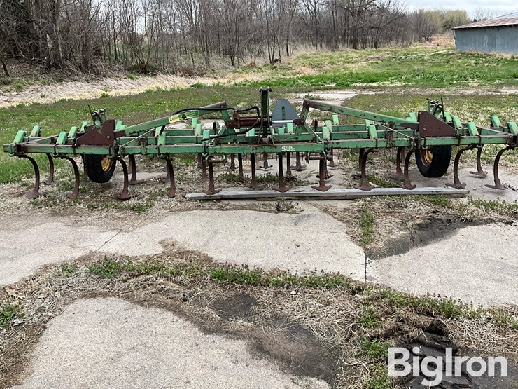 john-deere-1000-image-2