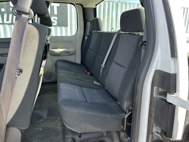 2013-chevrolet-silverado-1500-image-27