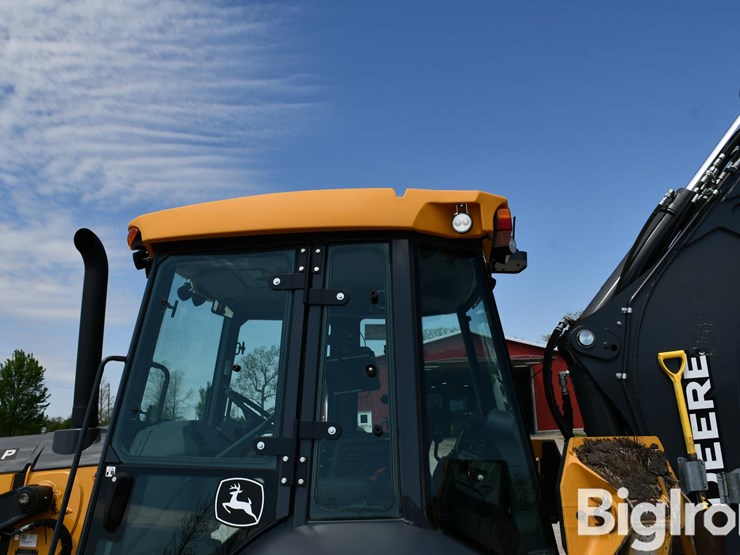 2024-john-deere-410-image-19