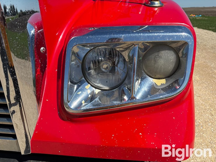 2015-freightliner-coronado-122-image-16