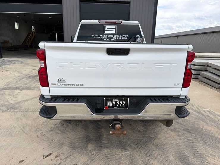 2021-chevrolet-2500hd-image-5