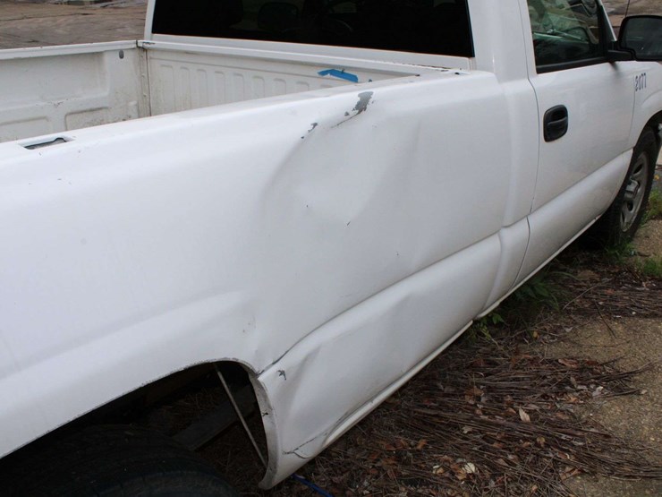2005-gmc-sierra-1gtec14xx5z319693-mileage:-unknown-image-4