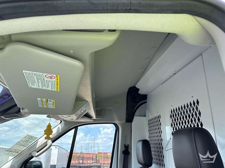 2023-ford-cargo-image-18