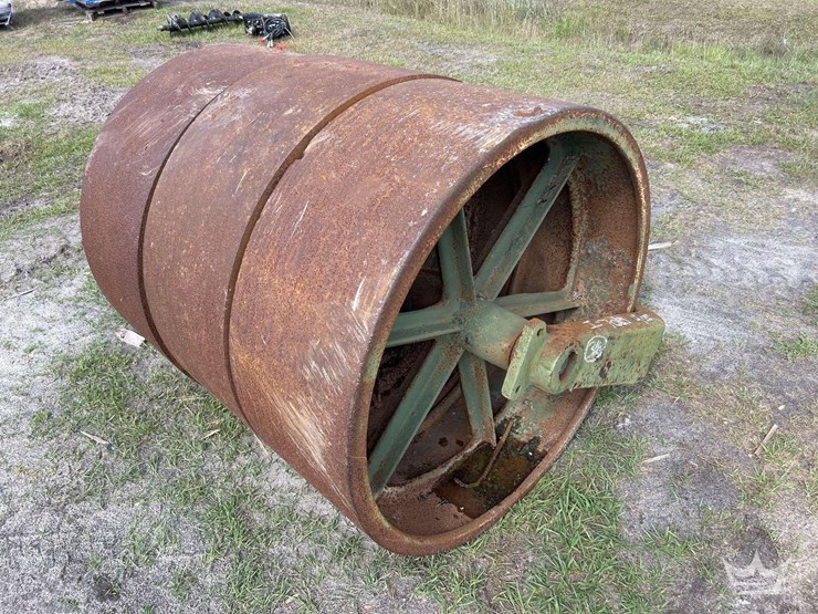 pull-behind-smooth-drum-roller-image-2