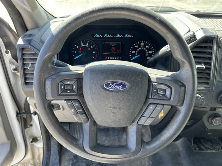 2016-ford-f150-xl-image-19