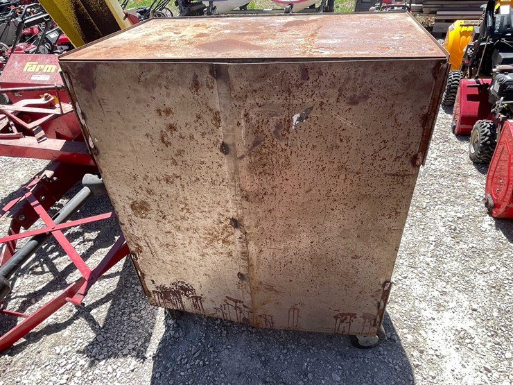 #7412-•-steel-cabinet-on-wheels-image-6