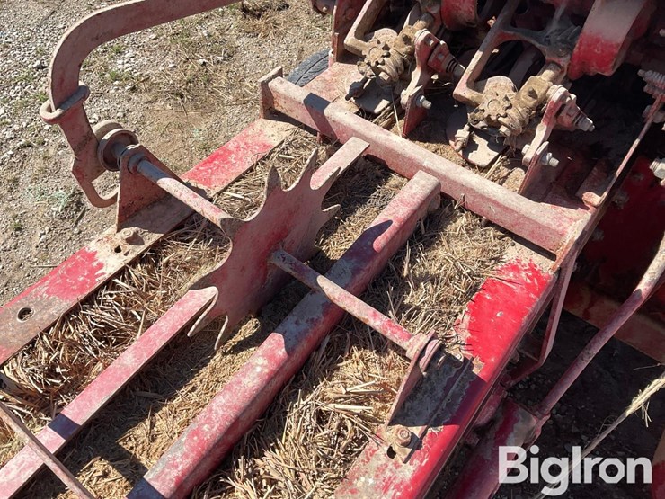 new-holland-275-image-14