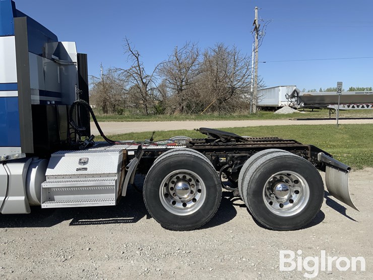 2015-kenworth-t660-image-10