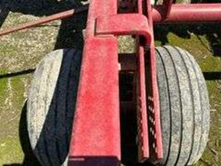 case-ih-3950-image-15