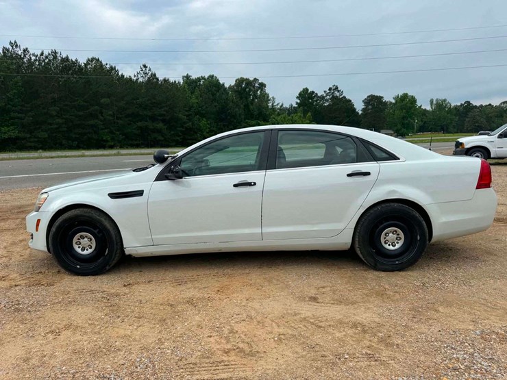 2015-chevrolet-caprice-police-package-4-door-sedan-6.0l-v8-(130,580-miles)-image-3