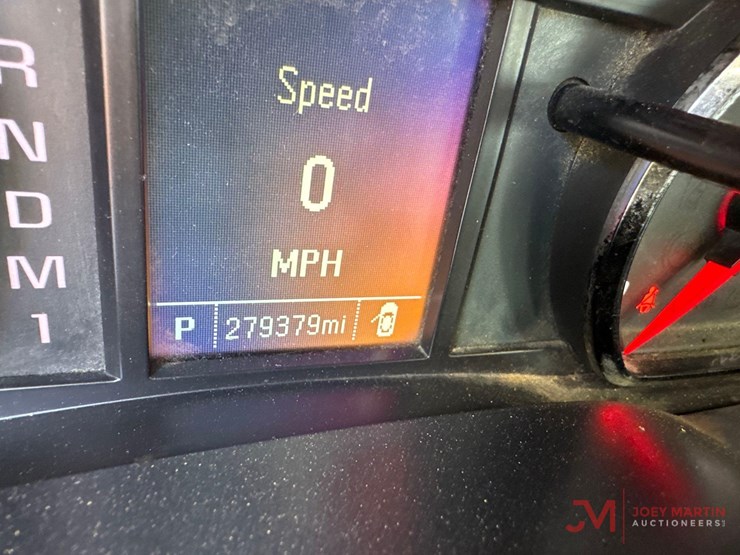2016-chevrolet-silverado-2500-image-21