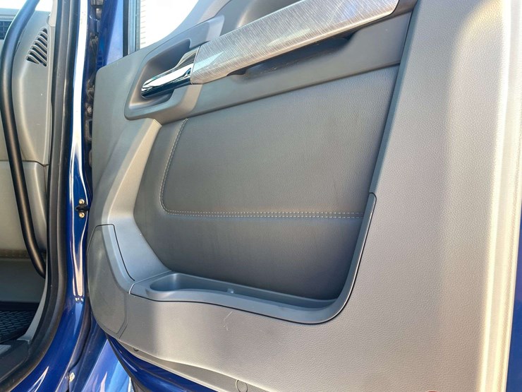 2018-kenworth-t680-image-22