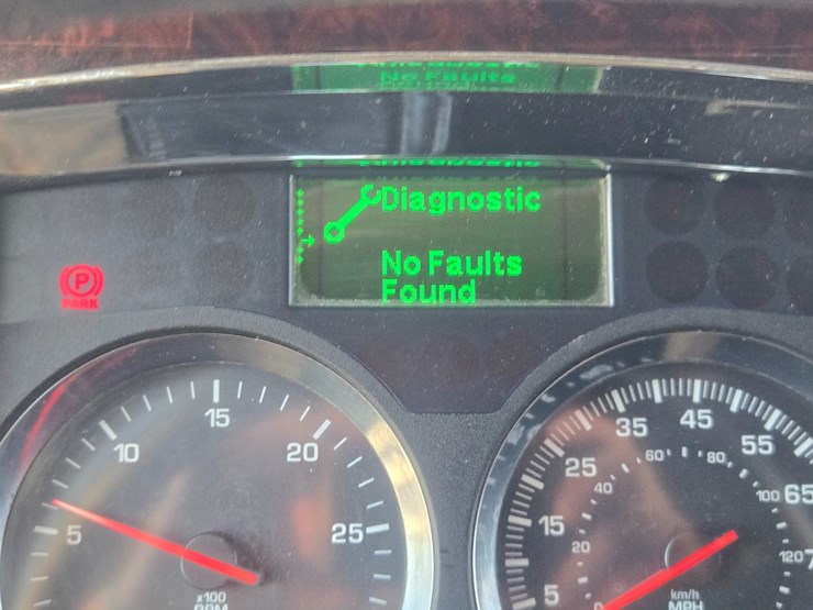 2023-kenworth-w900-image-69