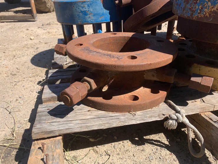pallets-of-(2)-dsa-10k-flanges-(1)-dsa-5k-flange,-(1)-7-1/16-5k-spool,-(2)7-3/8”-and-8”-stripper-head,-image-6