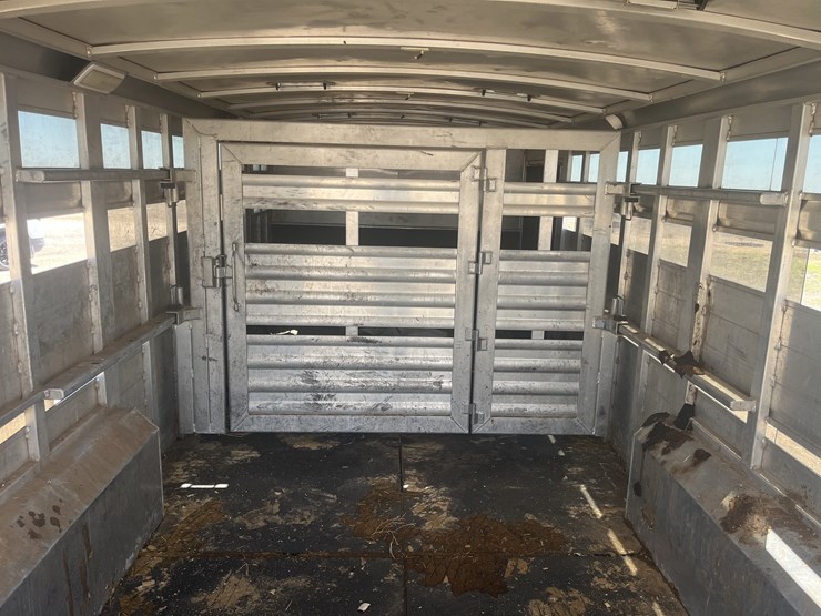 2015-elite-8'x26'-lowpro-livestock-trailer-image-13