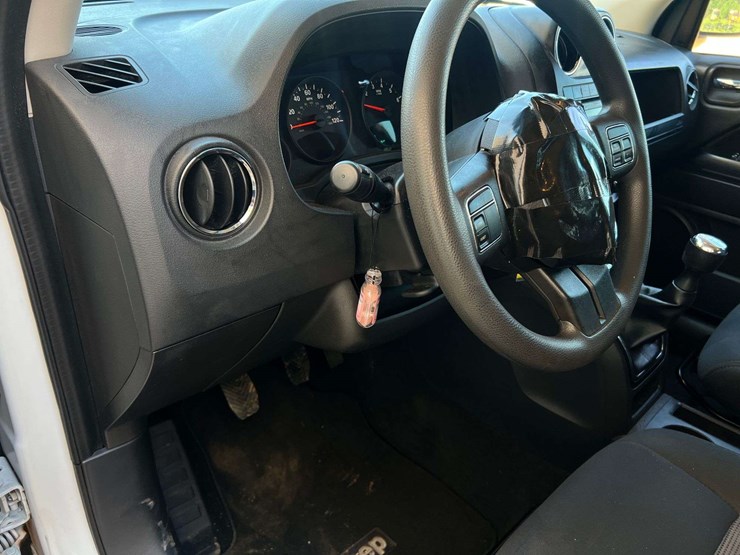 2012-jeep-compass-image-29