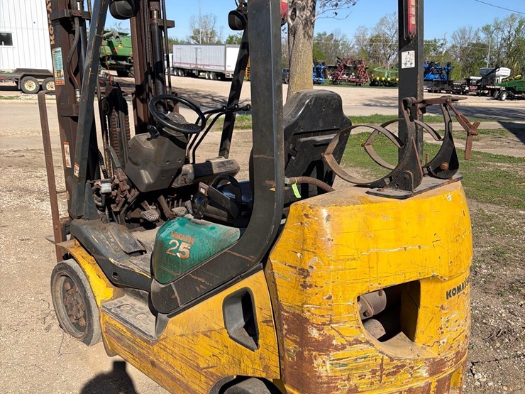 2007-komatsu-fg25st-propane-forklift-image-15