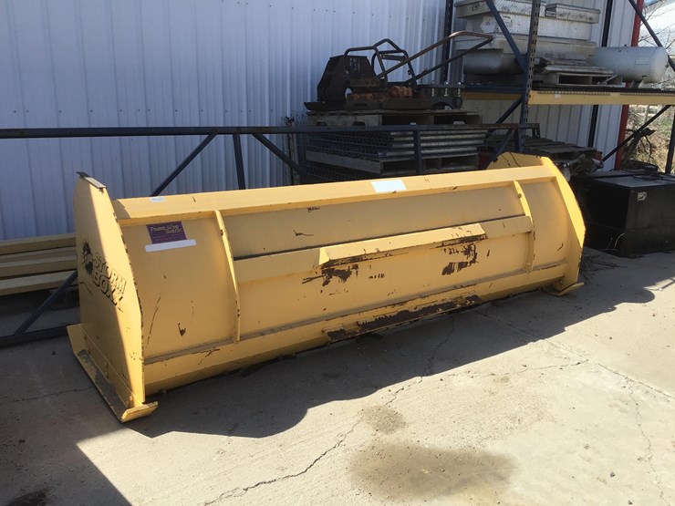 fischer-skidsteer-snow-pusher-image-2