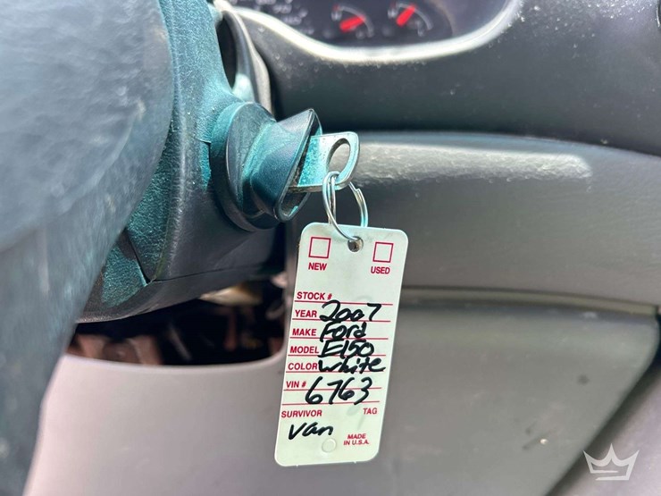 2007-ford-cargo-image-27