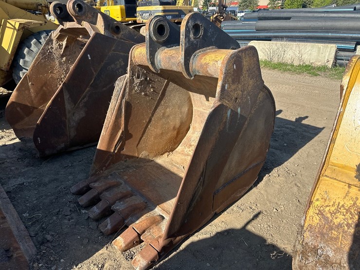 #4860-•-approx-54"-excavator-bucket-image-1